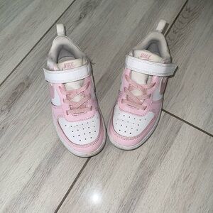 Nike Kids Sneakers in Pink and White